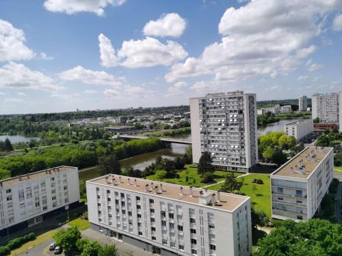 Photo de la galerie de l'établissement Lake & River view apartment with Sunset, à Tours