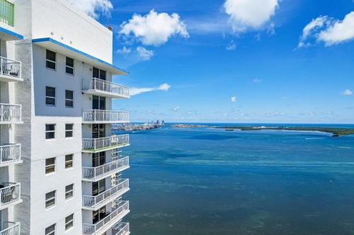 Enjoy Brickell Living 2 BR Retreat With Free Parking photo 10