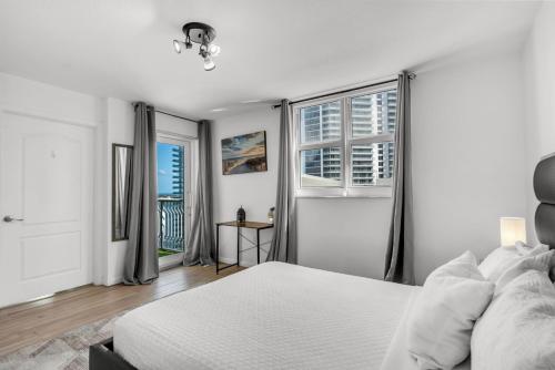 Enjoy Brickell Living 2 BR Retreat With Free Parking photo 25