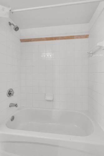 Enjoy Brickell Living 2 BR Retreat With Free Parking photo 28