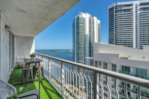 Enjoy Brickell Living 2 BR Retreat With Free Parking photo 30
