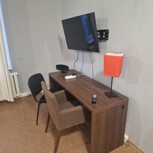 Televisyen dan/atau pusat hiburan di Hostel J17