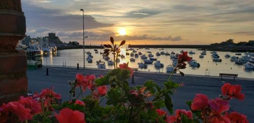 Photo de la galerie de l'établissement Appartementde charme en duplex face au port de Barfleur, à Barfleur