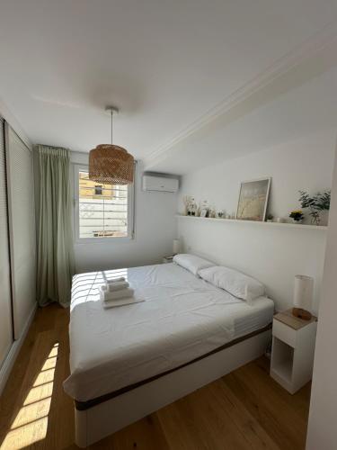 Apartment with private Terrace, Kingsize Bed, Highspeed-Wifi & AC