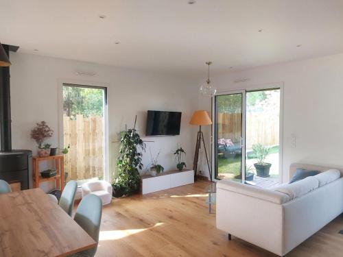 Photo de la galerie de l'établissement Maison confort proche de la mer sur la cote d'Emeraude Le Minihic sur rance, à Le Minihic-sur-Rance