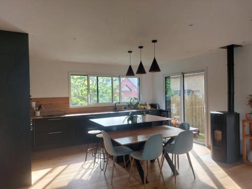 Photo de la galerie de l'établissement Maison confort proche de la mer sur la cote d'Emeraude Le Minihic sur rance, à Le Minihic-sur-Rance