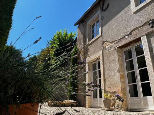 Charming Cottage in Chateau les Roches gardens