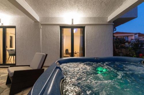 Strelitzia apartment Split with jacuzzi