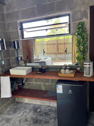 Η κουζίνα ή μικρή κουζίνα στο Cabanas Saruê - Ninho