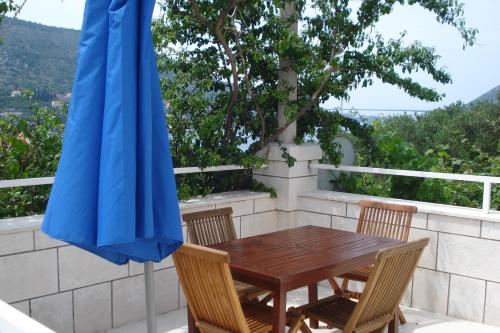 Nespecifikovaný výhled na hory nebo výhled na hory při pohledu z apartmánu