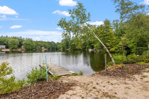 Φωτογραφία από το άλμπουμ του Beautiful Log Cabin on Belleau Lake -2900 sqft! σε Wakefield