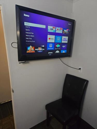 Μια τηλεόραση ή/και κέντρο ψυχαγωγίας στο Grateful Hemphill C