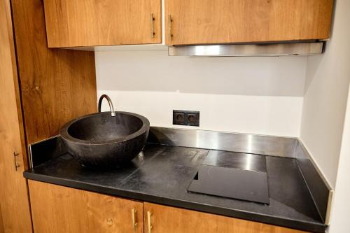 Dapur atau dapur kecil di Alma Apart Residence