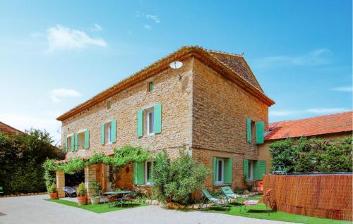 Amazing Home In Lagnes