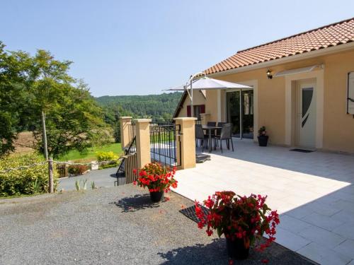 **Gîte cosy avec terrasses et jardin à 7 km de Montignac, tout équipé, idéal pour explorer la Dordogne** - FR-1-616-202