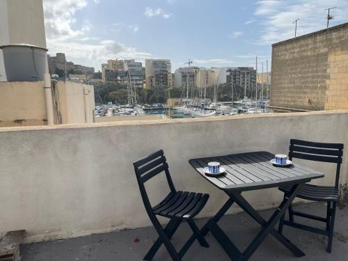 Balkón nebo terasa v ubytování Bohemian suite penthouse close to Sliema and Valletta