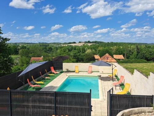 Gîte vert à Saint-Méard-de-Drône avec terrasse et piscine partagée - FR-1-616-469