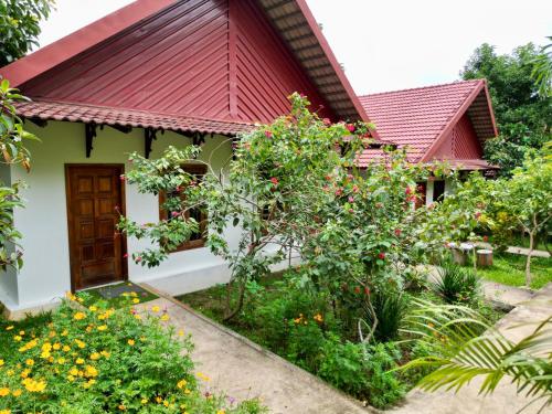 Zahrada ubytování Boeung Kirirum Lumhae Resort