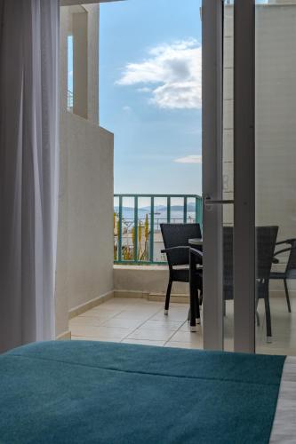 Balkoni atau teres di Mia Hill Suites