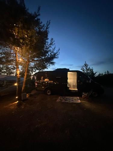Foto de la galeria de Rent van Luxury Sprinter a Polisi i Vogël