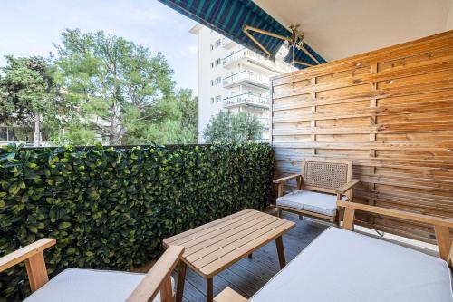 Renovated apt with Parking & Terrace - Palm Beach