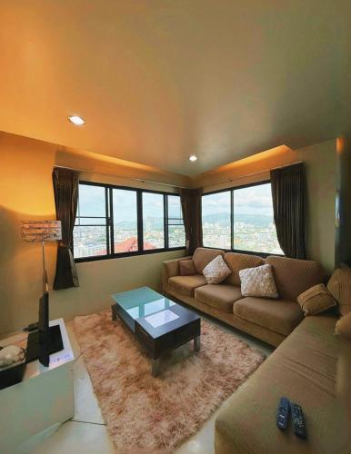 Ruang duduk di Crystal Horizon Suite