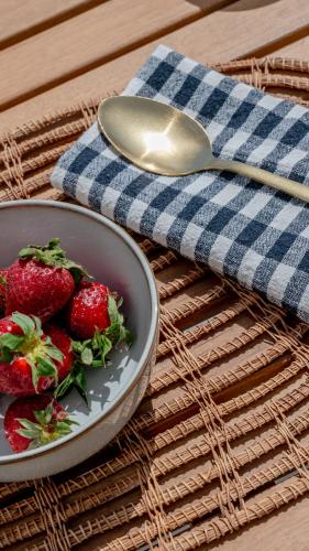 Makanan di atau berdekatan apartmen