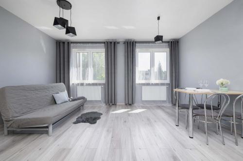 Partyzantów Monochrome & Modern Studio in Sosnowiec by Noclegi Renters