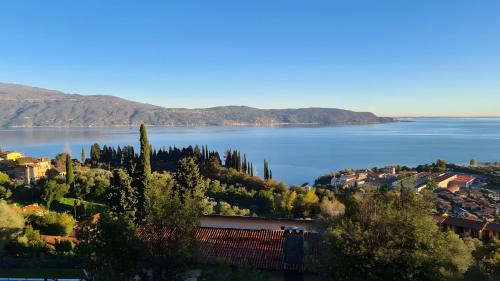 Gallery image of Residence Virgilio Yellow in Toscolano Maderno