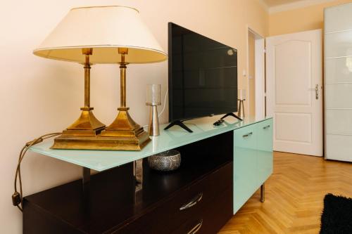 Μια τηλεόραση ή/και κέντρο ψυχαγωγίας στο Apartments TGM 11
