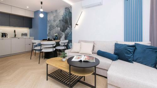 Beach & Blue Breeze Apartment