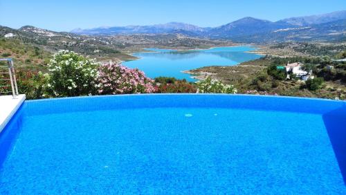 Villa Adelfas, Piscina infinity