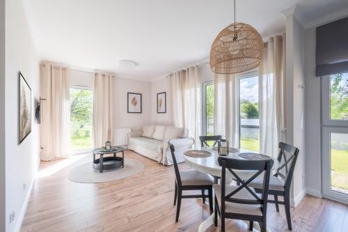 NADMORSKIE BOHO Brzeźno przy plaży