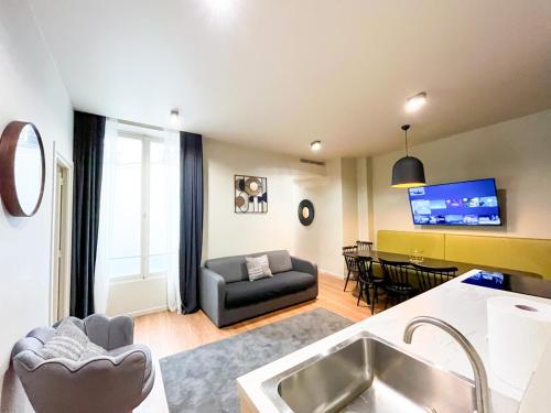 Photo de la galerie de l'établissement Urban Flat 139 - Beautiful 3 BDR Flat in Saint-Germain, à Paris