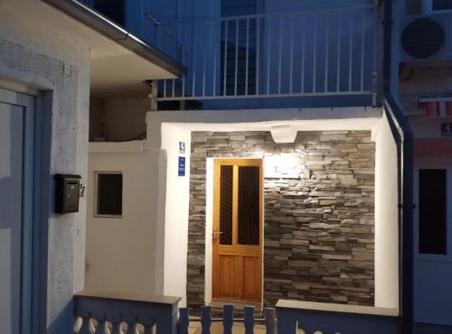 Το κτήριο όπου στεγάζεται  το διαμέρισμα