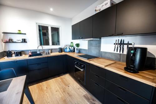 Photo de la galerie de l'établissement Bayonne superb T4 design, panoramic view, 8 people, à Bayonne