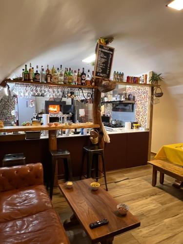 Ο χώρος του lounge ή του μπαρ στο Casa Rosa