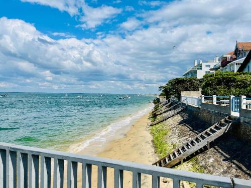 APPART 4 PERS. BALCON & PARKING - PLAGE & COMMERCES