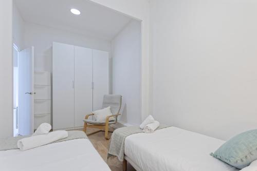 CENTRAL & BRIGHT APARTMENT!!