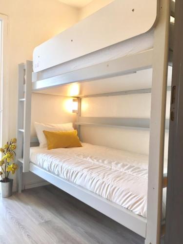 APPART 4 PERS. BALCON & PARKING - PLAGE & COMMERCES