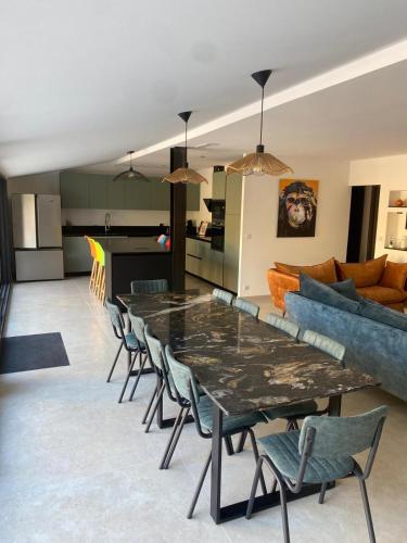 Villa 5 min walk to beach port