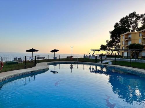 Modern beachfront apartment 2 Bdrm , incredible views
