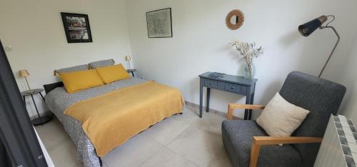 Postel nebo postele na pokoji v ubytování Location appartement dans mas provençal