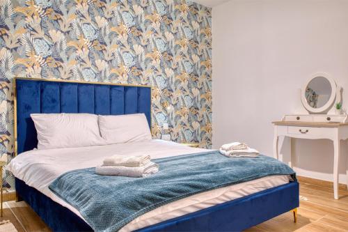 Fotografie z fotogalerie ubytování 2BR Gozo Escape with Private Tub & Backyard by 360 Estates v destinaci Taʼ Abram