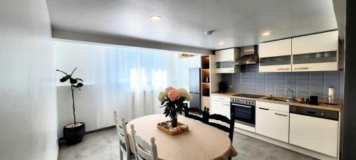Dapur atau dapur kecil di MoselVilla No 7