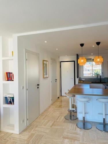 Η κουζίνα ή μικρή κουζίνα στο Cannes Palm Beach - Brand New Studio - Oasis of Calm