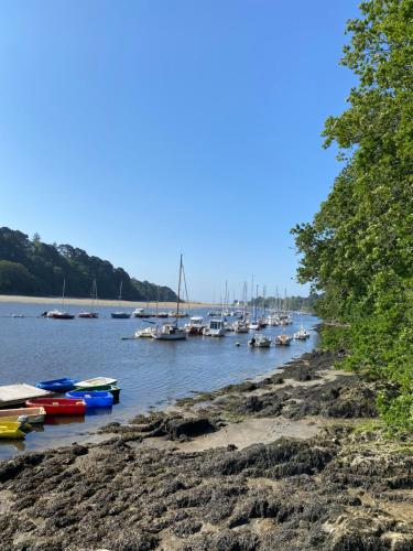 Photo de la galerie de l'établissement Lovely Mobile Home in Southern Brittany, à Clohars-Carnoët