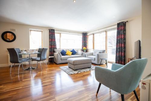 Georgian Square Apartments