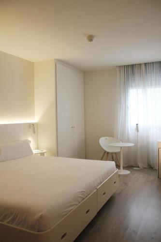 Pol & Grace Hotel Image