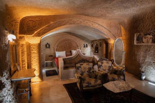 Ruang duduk di Cappadocia Cave Lodge